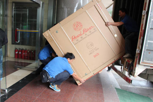 天安乡钢琴贵重工艺品无忧运